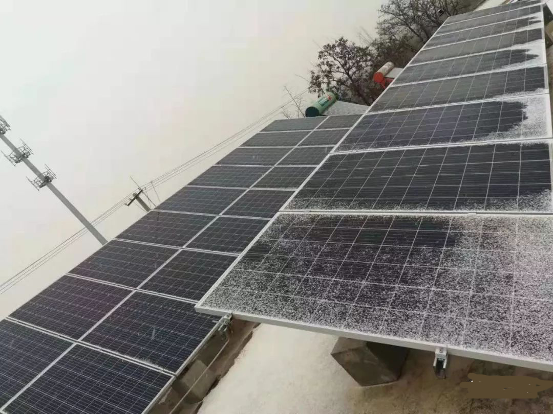 2018年的第一場雪來臨,光伏電站該如何應對?(圖1) 2018年的第一場雪來臨,光伏電站該如何應對?(圖1)