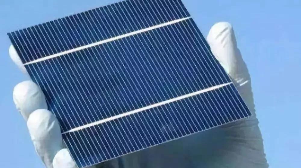 鈣鈦礦電池:噱頭,還是光伏行業(yè)的重大變革?(圖2) 光伏發(fā)電板