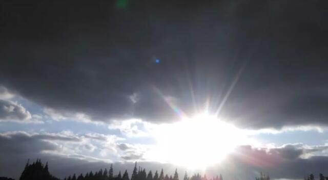 新型太陽(yáng)能熱能發(fā)電介紹(圖1) 太陽(yáng)能發(fā)電系統(tǒng)的并網(wǎng)方式