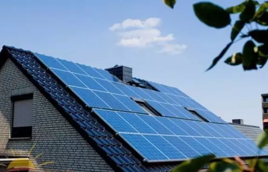 向陽光伏發電系統的組成及工作原理(圖1) 光伏發電系統的組成